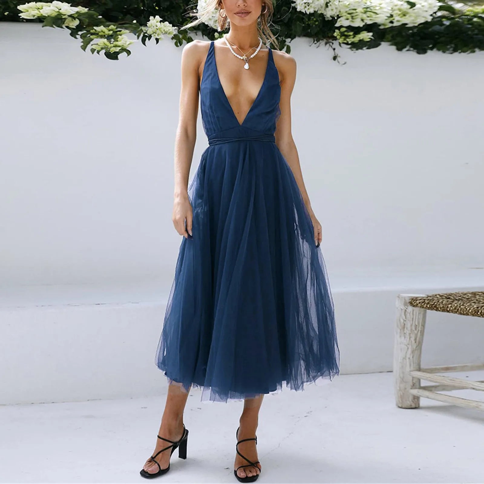 2024 Lace-Up Empire Waist Deep V-Neck Backless Tulle Bridesmaid Midi Dress Cozy Knit Midi Dress