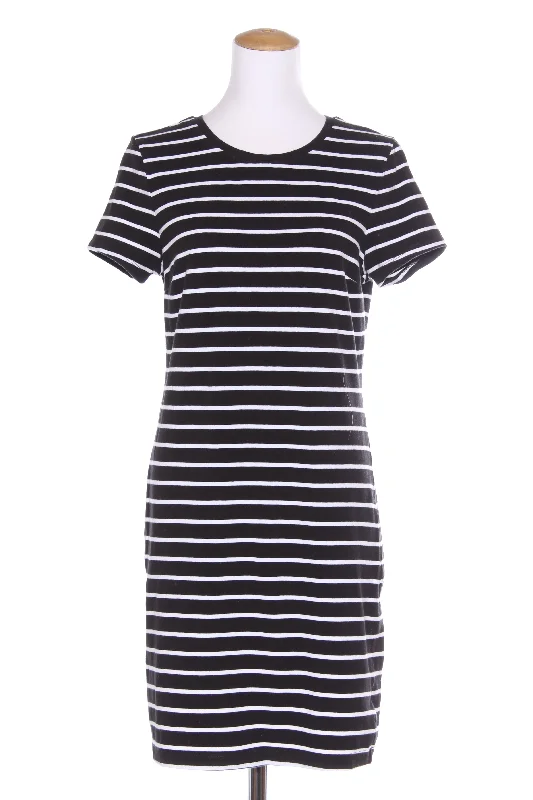 OLD NAVY - Stripe tee dress! 12