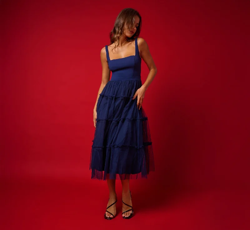 Sleeveless Midi Dress With Square Neck And Tiered Skirt In Navy Trendy Smocked Waist Midi Dress