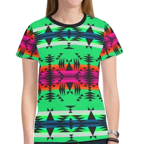 Between the Mountains Deep Lake T-shirt for Women Fashionable Trendy Casual