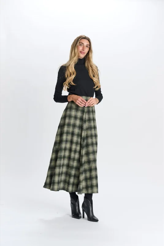 GREEN PLAID SKIRT ruffled skirt detail