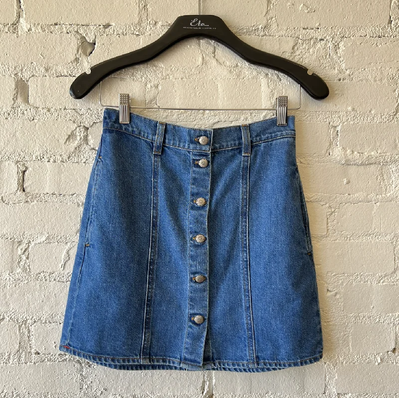 SYDELLE Denim Mini Skirt in Mid Blue button skirt front