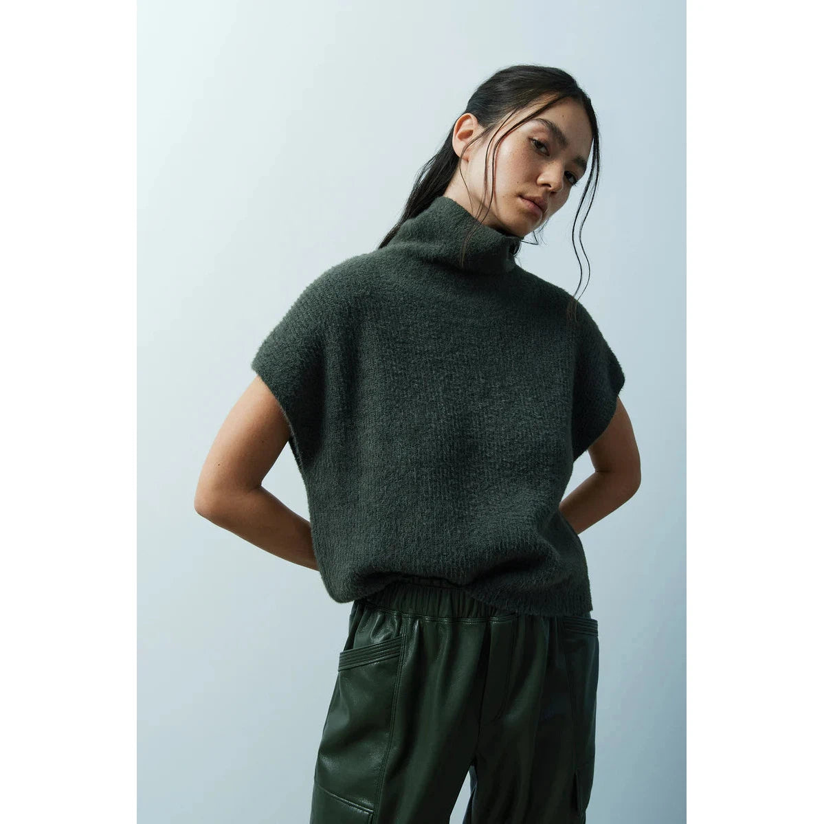 Melissa Nepton Jack Turtle Neck Soft Sleeveless Sweater Vest Slim Fit Regular Fit Oversized Melissa Nepton Jack Turtle Neck Soft Sleeveless Sweater Vest Slim Fit Regular Fit Oversized