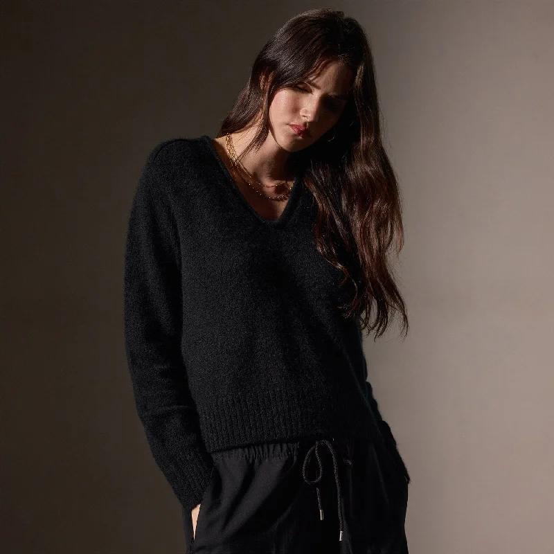 Cashmere Soft V Sweater - True Black Layered Multi-layer Single Layer