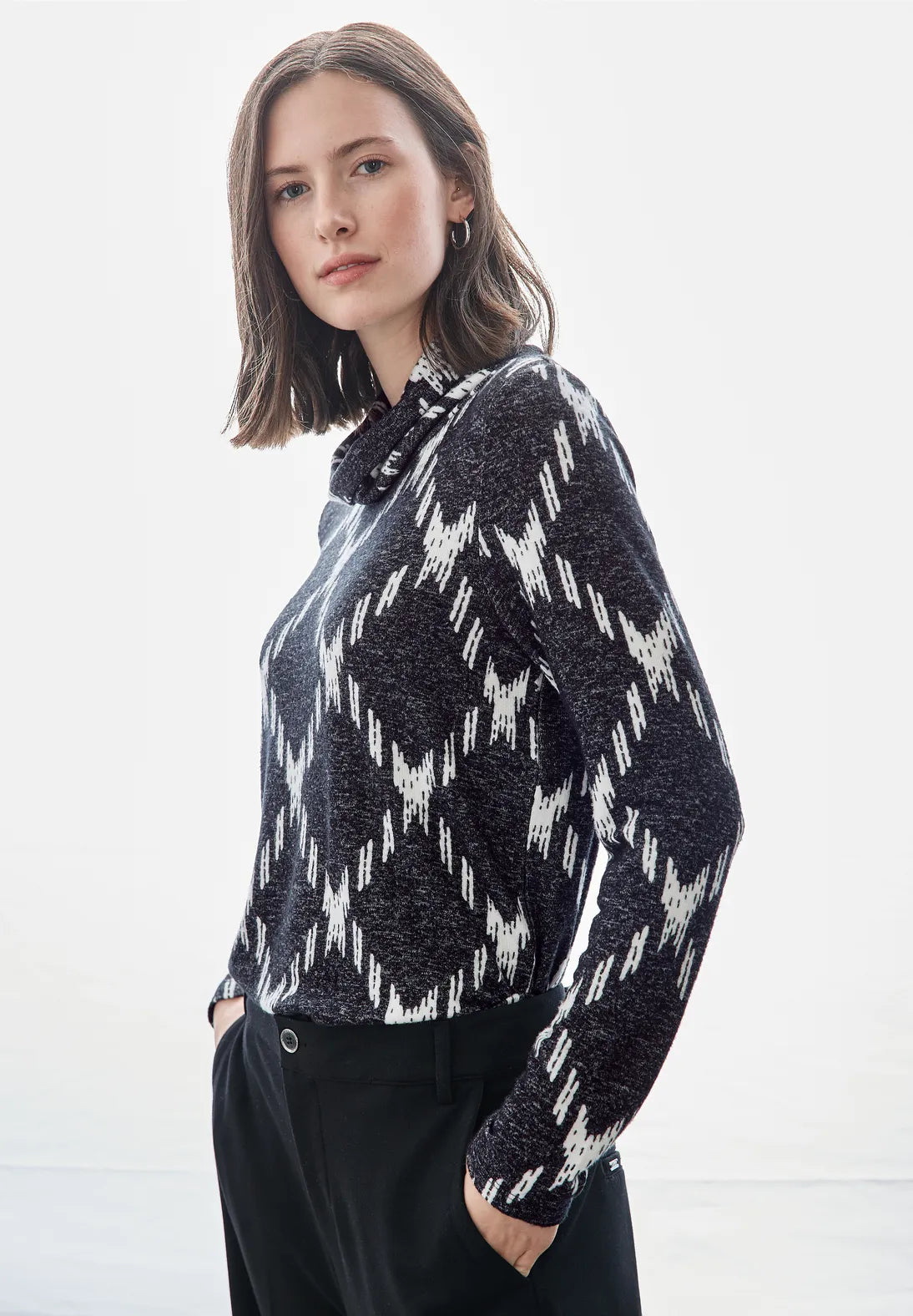 Street One Roll neck Super soft Sweater Black and White 322250 Mesh Fabric Canvas Fabric Denim Fabric Street One Roll neck Super soft Sweater Black and White 322250 Mesh Fabric Canvas Fabric Denim Fabric