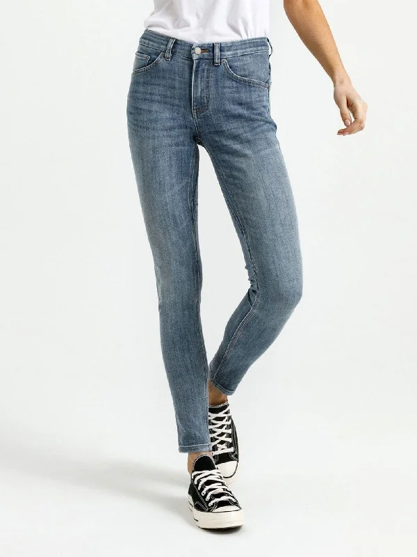 Performance Denim Skinny Jeans Chic Faded Blue Jeans